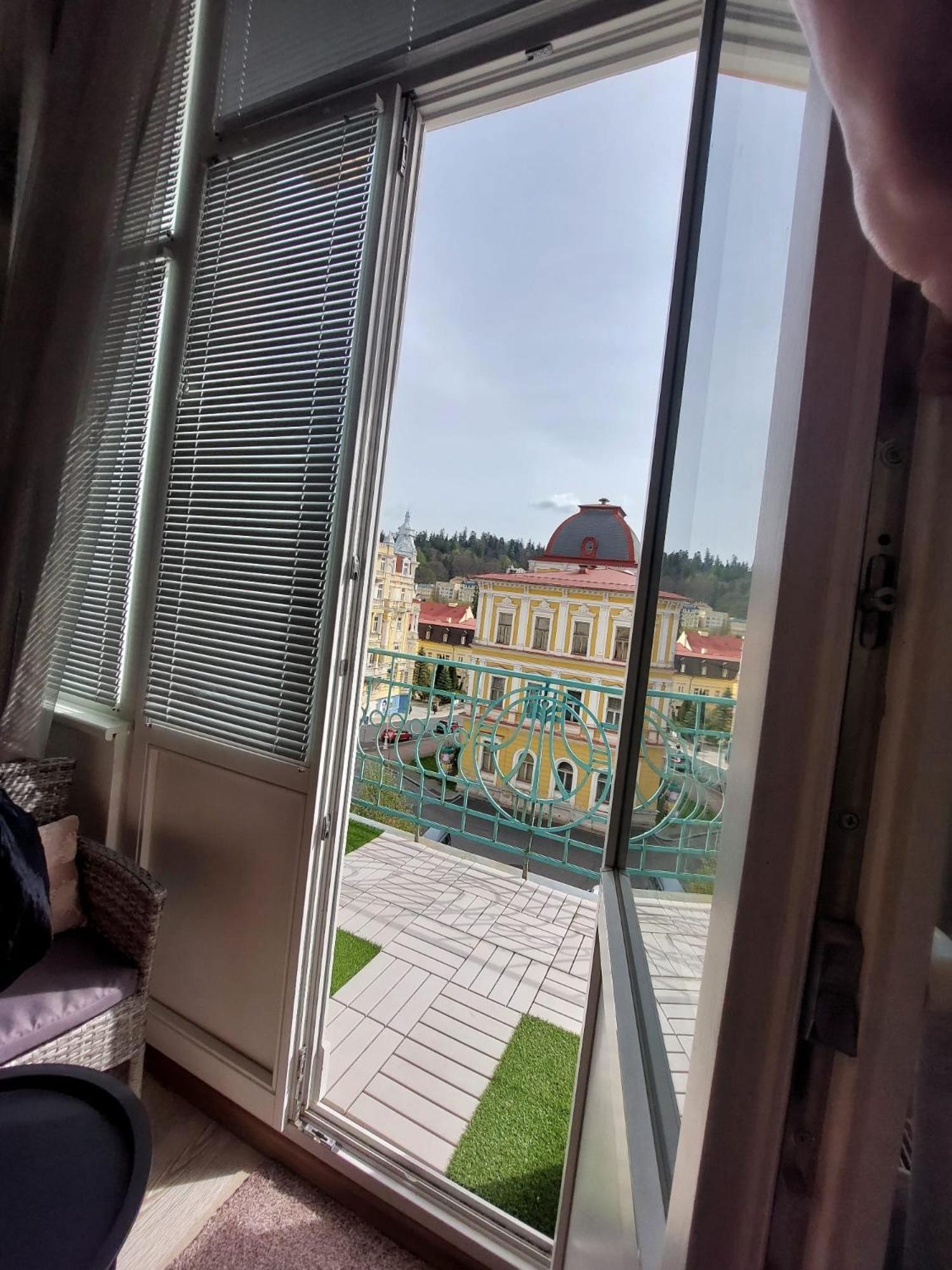 Balconies Above Colonnade Apartment มาเรียอานซเกลาซนี ภายนอก รูปภาพ